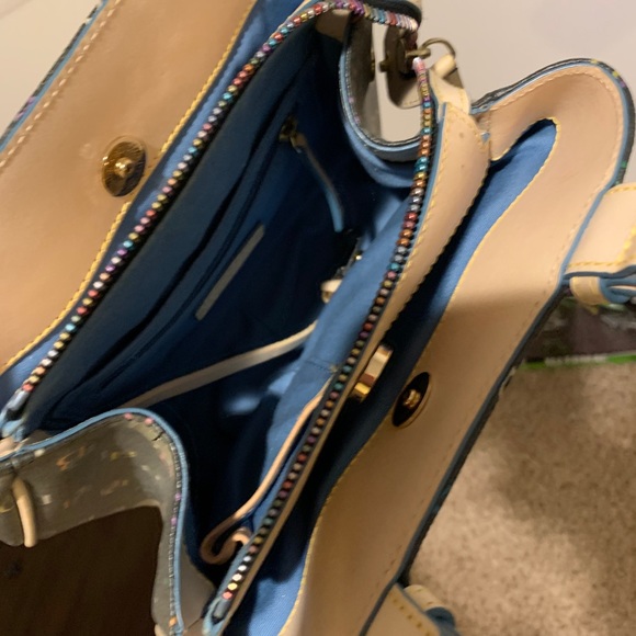 Dooney&Bourke - Picture 3 of 4